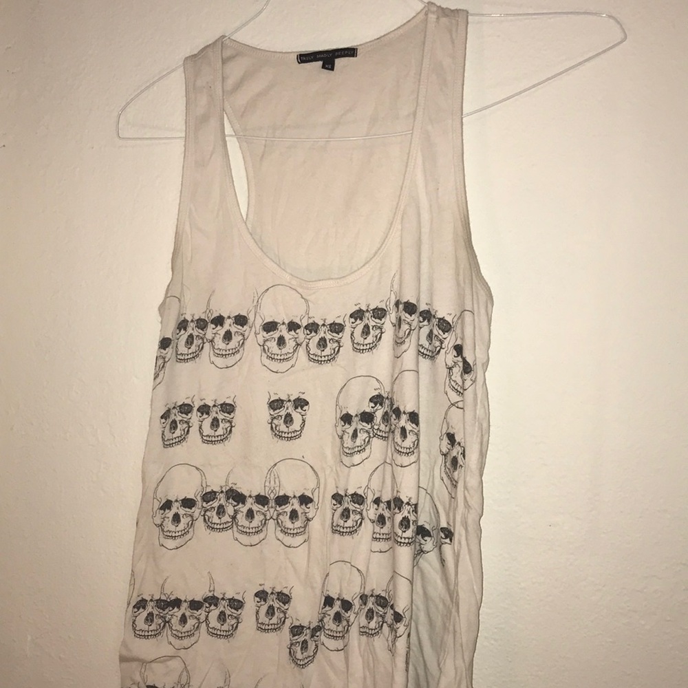 White and black skull tank